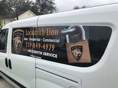 Locksmith Lion logo